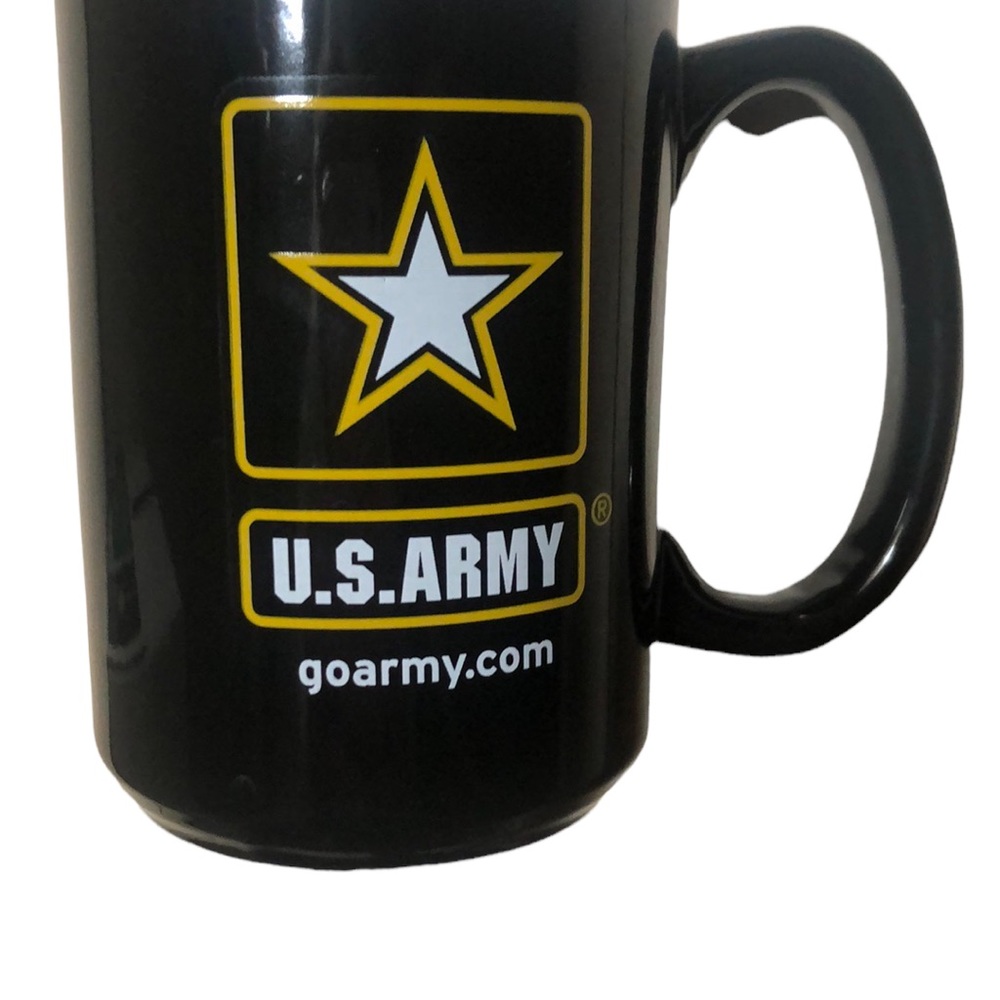 US Go Army‎ Gold Star Black Mug